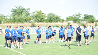 Черноморец се раздели с бивши играчи на Левски и ЦСКА