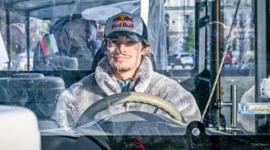 Никола Цолов поднесе коледна изненада на софиянци Снимки