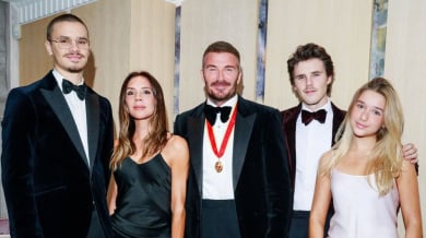 Нов епизод на войната в семейство Бекъм: Бруклин изостави родителите си на Коледа Снимки