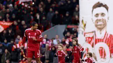 Ливърпул би в специален мач Видео и Снимки