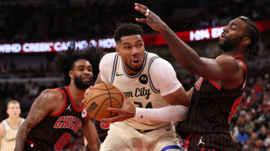 Мощно забиване на Янис Адетокунбо доведе до бой Видео