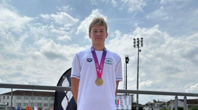 Наш талант с благороден жест