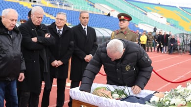 Какво остави Стоичков в ковчега на Пената? Снимка