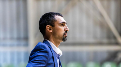 Трус в наш клуб, треньорът напусна