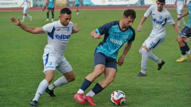 Футболист си тръгна от лидера във Втора лига