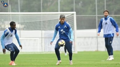 Двама подновиха тренировки с Левски 