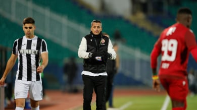 Христо Янев награди Джеймс Ето'о Видео