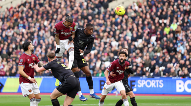 Уест Хям запази шансове за оцеляване