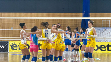 Левски се изложи у дома