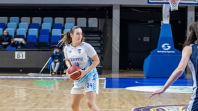 Рилецо ликува в дербито при жените