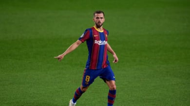 Бивш играч на Барса и Юве окачи бутонките