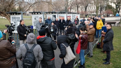 Фотоизложба в центъра на София почете легендата Димитър Пенев