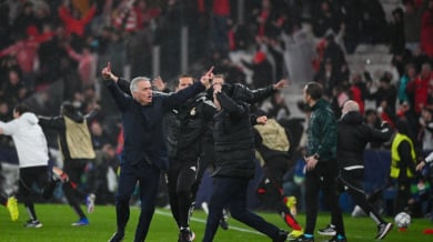 Моуриньо полудя след триумфа срещу Реал (Мадрид), кадрите обиколиха света