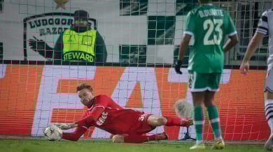 Хендрик Бонман сияе: Направих важни спасявания и победихме