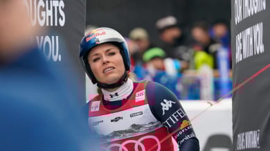 Легенда в ските по спешност в болница