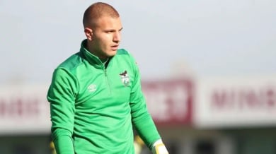 Вратар смени отборите във Втора лига