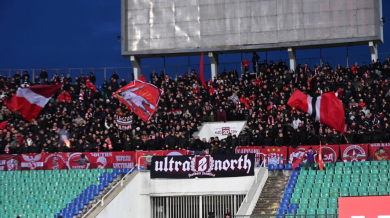 Сектор „Г“ кани в собствен бар