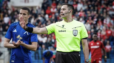 Гребенчарски да пие една вода, нафиркан съдия бие постижението му
