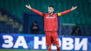 Адриан Лапеня става на 30