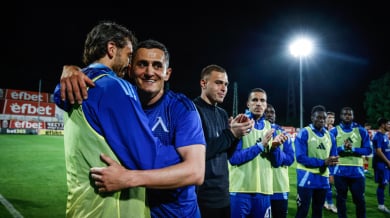 Изпратиха с шпалир Георги Костадинов в последния му мач