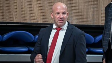 Министърът на спорта: Инвеститорът на "Армията" е платил тройно повече