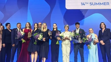 Президентът на МОК награди тенис таланта Иван Иванов