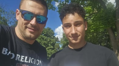 Доцент и синът му станаха част от "червената" магия