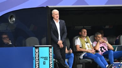 Дешан се вбеси заради прекъсването: Играхме карти
