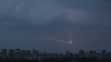 Буря блокира Меси и Аржентина