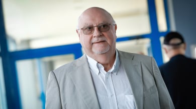 Константин Баждеков става на 71