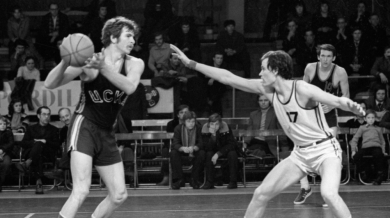 Герой от най-скандалния олимпийски финал почина на 81 г.