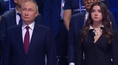 Поискаха отстраняването на новата любимка на Путин