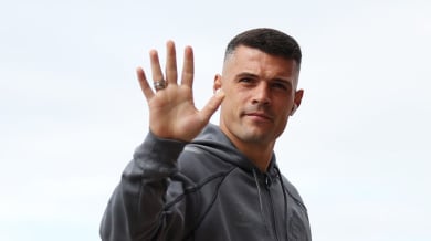 Звезда на съперник на Левски забърка скандал