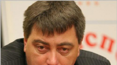 Бос на Спортист: Йордан Андреев поръча да спукат гумите на рейса