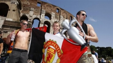 Двама фенове на Юнайтед арестувани в Рим