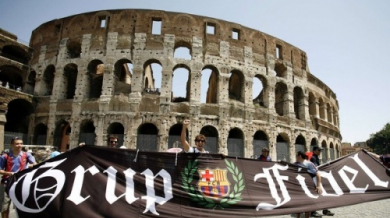 Трима фенове на Барса арестувани на път за Рим