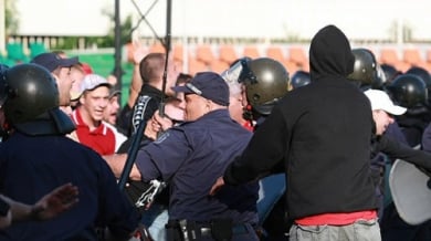 Дучето: Полицията направи шпалир на феновете, за да нахлуят на терена