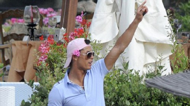Роналдо защити розовите си дрешки