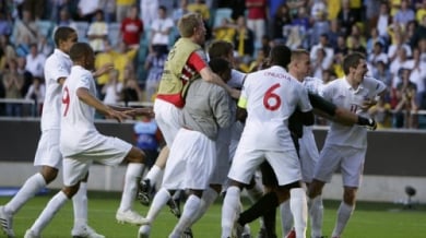 Англия на финал на Европейското за младежи след един луд, луд мач