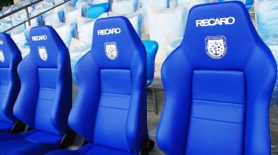 Луксозни кожени седалки монтираха на стадион “Лазур”