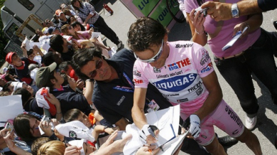 Полицията обискира дома на победителя от Джиро Д'Италия 
