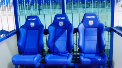 Монтираха модерни седалки на стадион &quot;Лазур&quot;