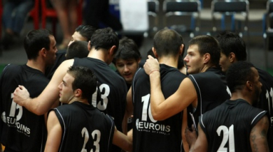 Пини Гершон води група от 14 баскетболисти в Словения