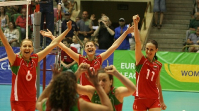 Националките по волейбол разбиха Украйна