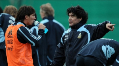 Играчите на Аржентина се молят за победа над Бразилия