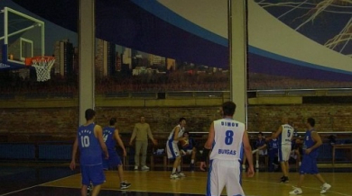 Баскетболният Черноморец се подсили с американски център