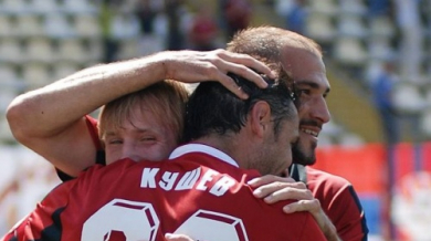 Край на победната серия на Амкар, Мартин Кушев с гол