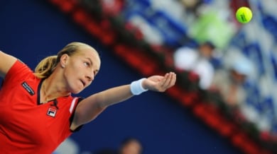 Кузнецова спечели руската битка, играе финал в Пекин