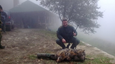Вальо Златев отстреля три вълка