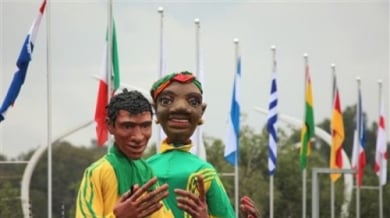 В ЮАР вдигнаха знамената на финалистите на Мондиал 2010